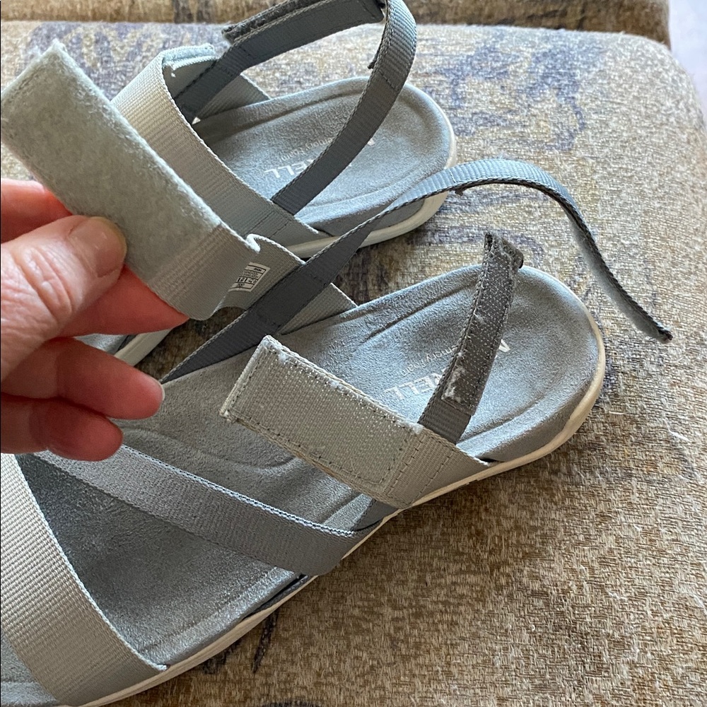 Merrell Women's Sandals in Gray size 7 Velcro closers - Picture 7 of 9